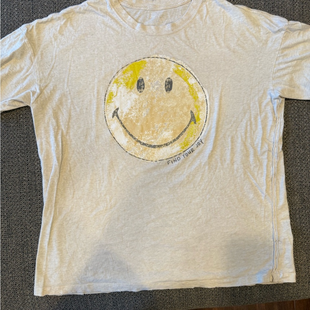 Aerie Cream Tee with Yellow Smiley Face